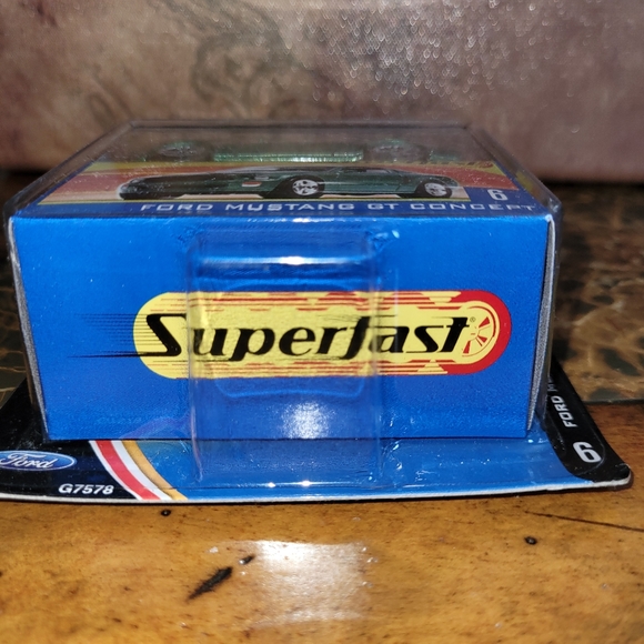 Matchbox Superfast Ford Mustang GT Concept - Picture 4 of 5